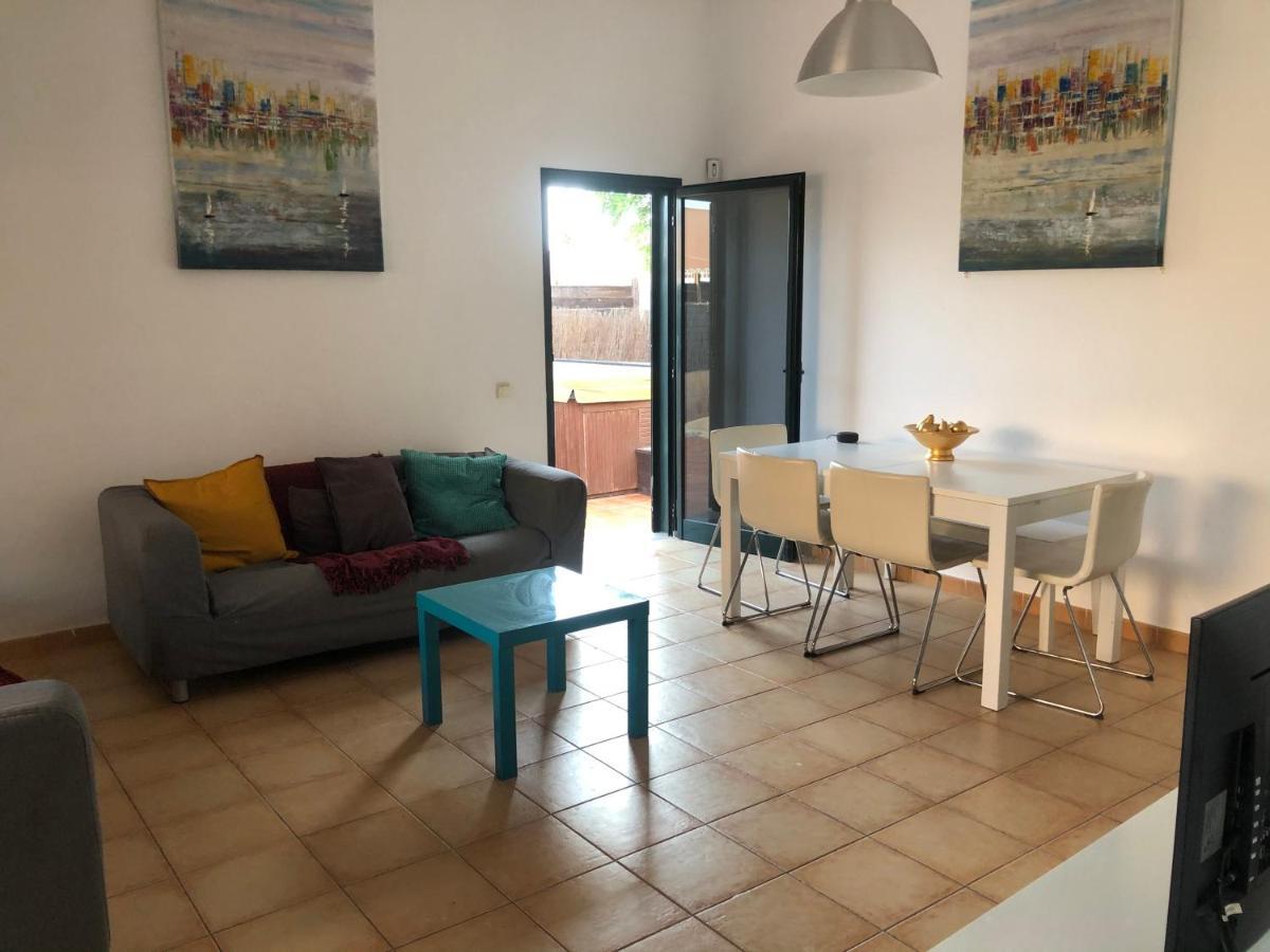 Lovely 2-Bed Villa In Corralejo Fuerteventura Exteriör bild